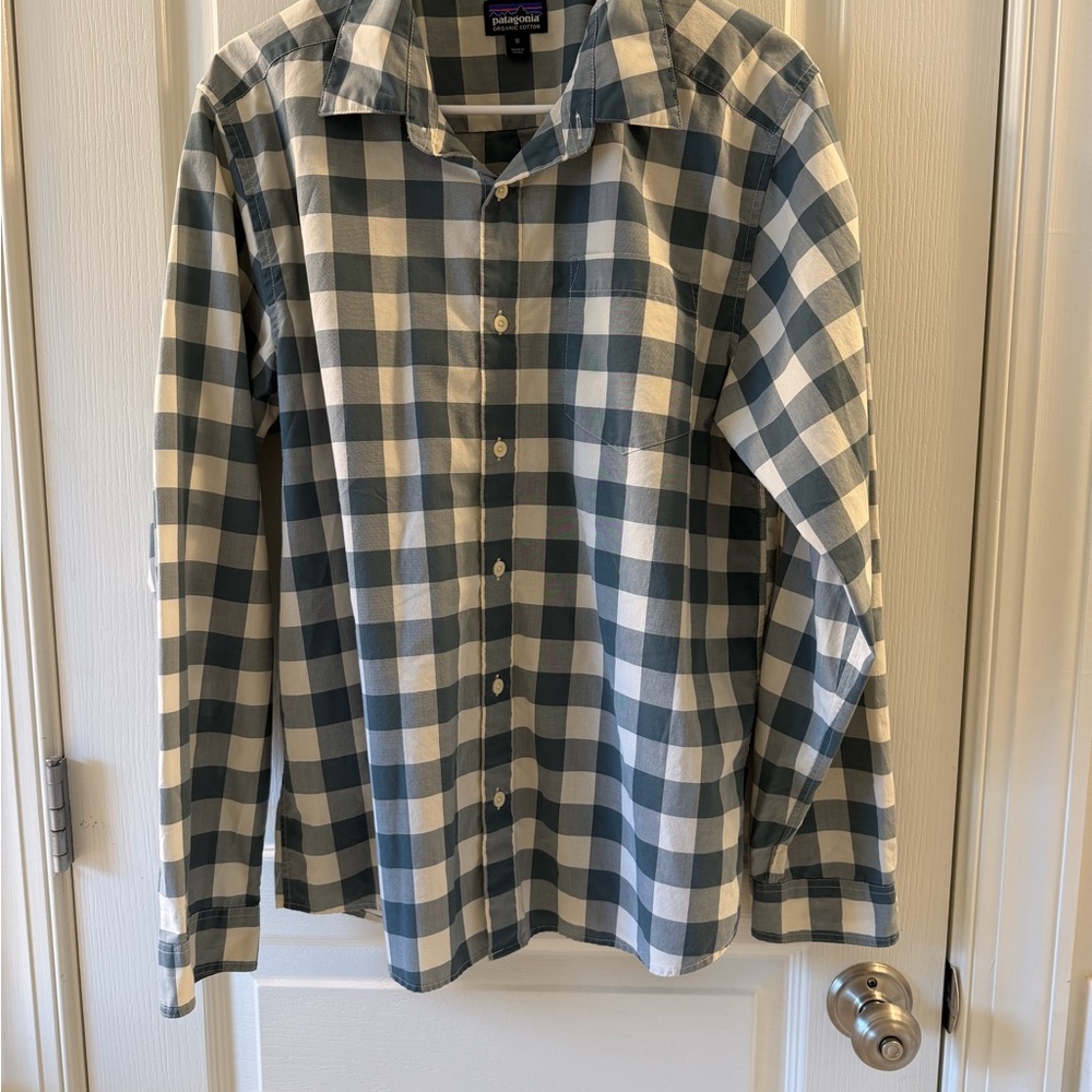 Patagonia Men's Gray and White Plaid Shirt